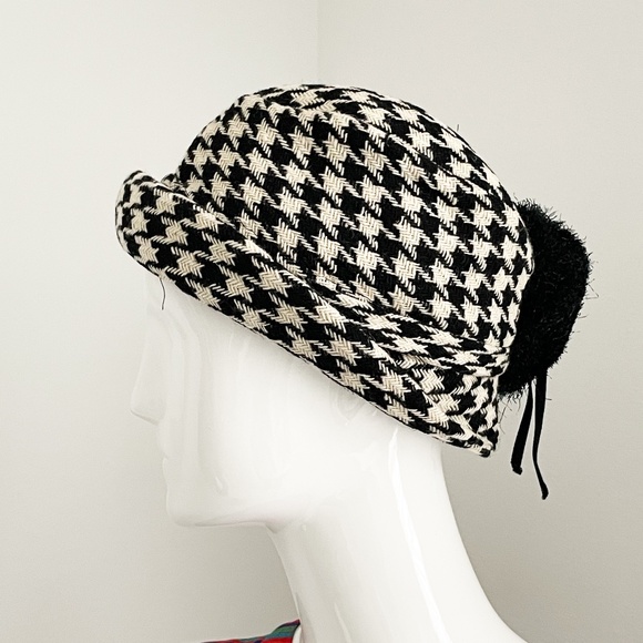 Vintage Adolfo Hat & Scarf Set 2pc Black & White Houndstooth Knit Fringe Rare - Picture 3 of 15